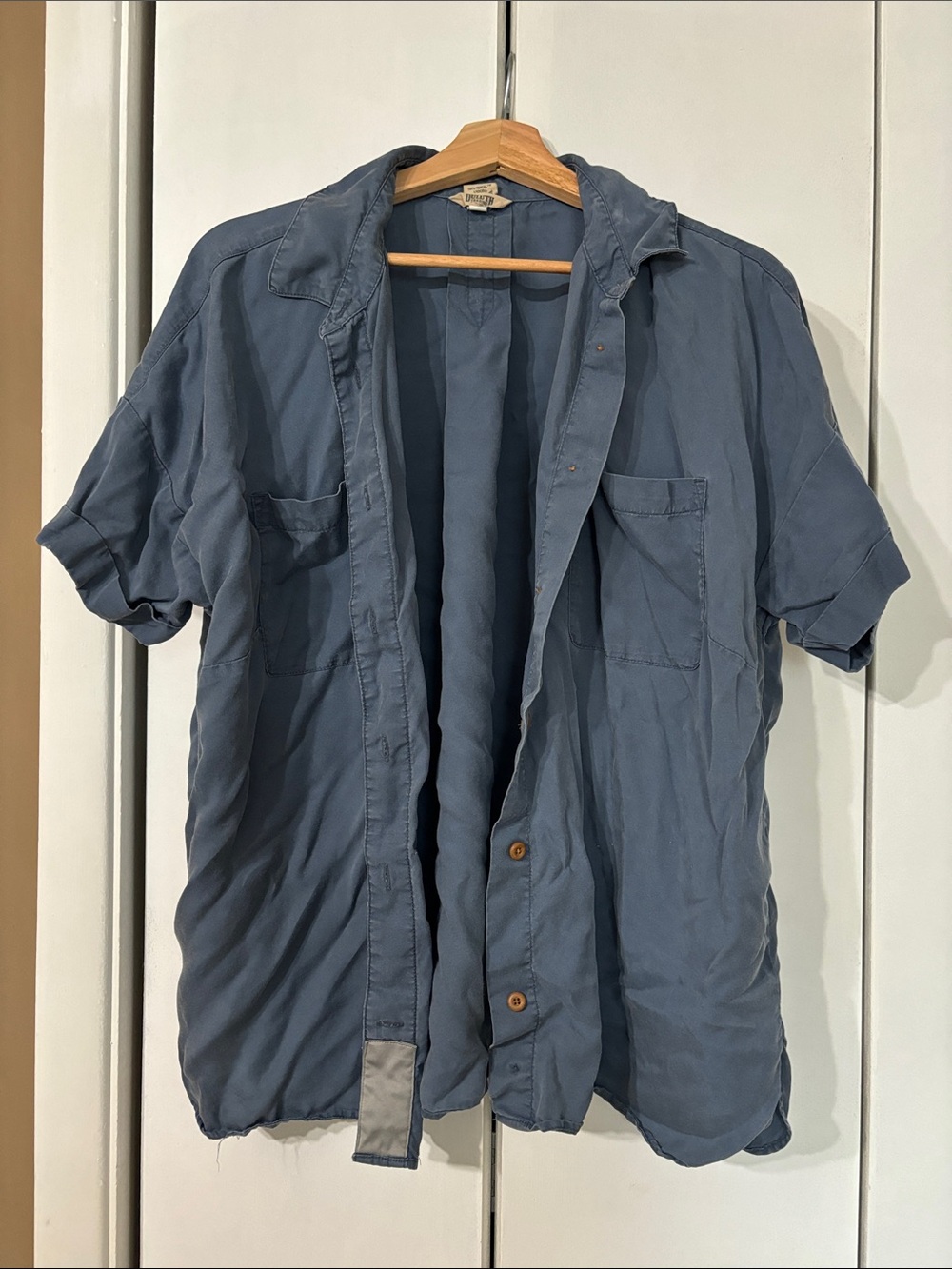 Duluth trading company Lightweight Blue Short-Sleeve Button down shirt